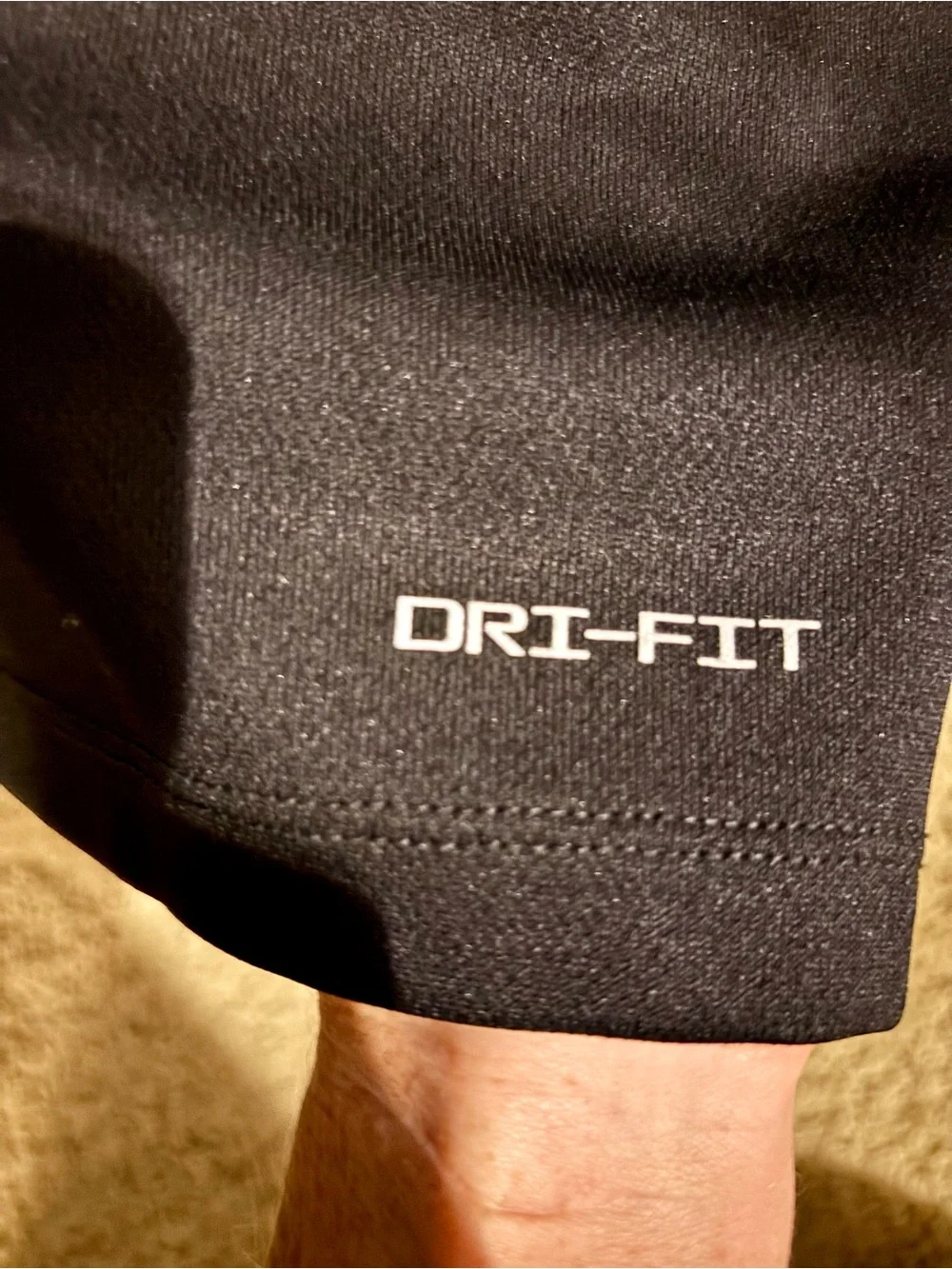 NIKE Dri-FIT Long Sleeve Quarter Zip - Black- Youth XL Unisex MSRP 65$
